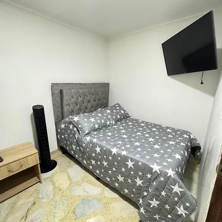 Habitaciones Amobladas Laureles 1 Medellín Exterior foto