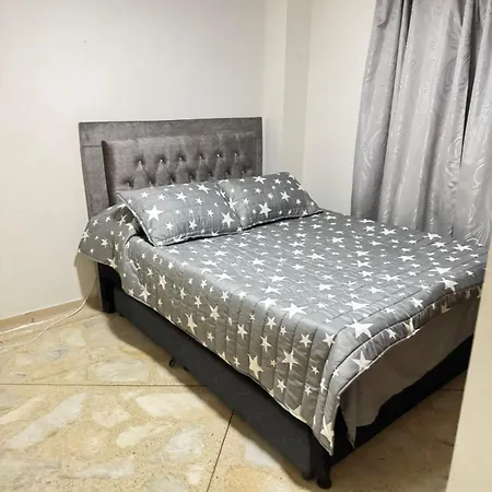 Habitaciones Amobladas Laureles 1 Medellín Exterior foto