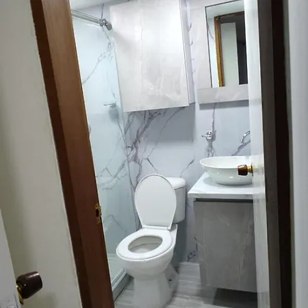 Habitaciones Amobladas Laureles 1 Medellín Exterior foto