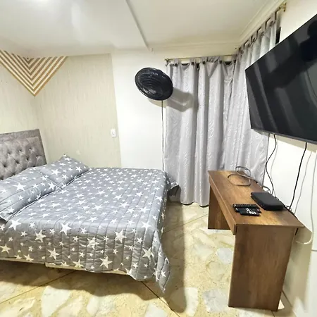Habitaciones Amobladas Laureles 1 Medellín Exterior foto