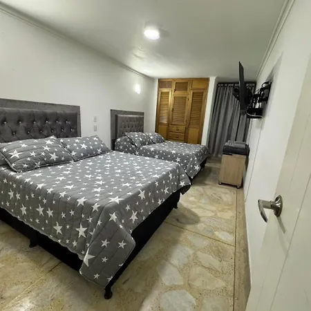 Habitaciones Amobladas Laureles 1 Medellín Exterior foto